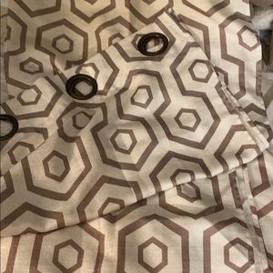 Set of 2 geometric curtains.